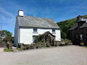 Carno Farmhouse -  Sleeps 4